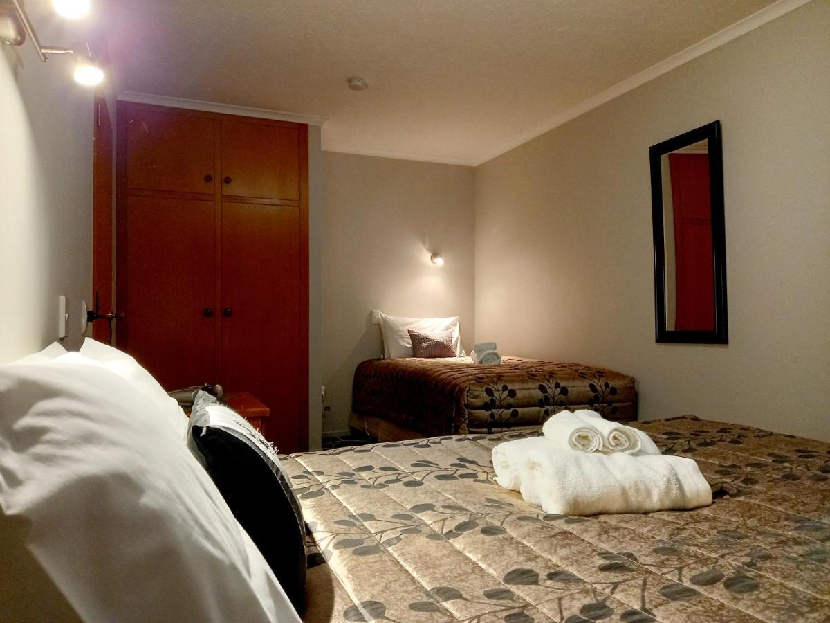 אשברטון Academy Lodge Motel מראה חיצוני תמונה