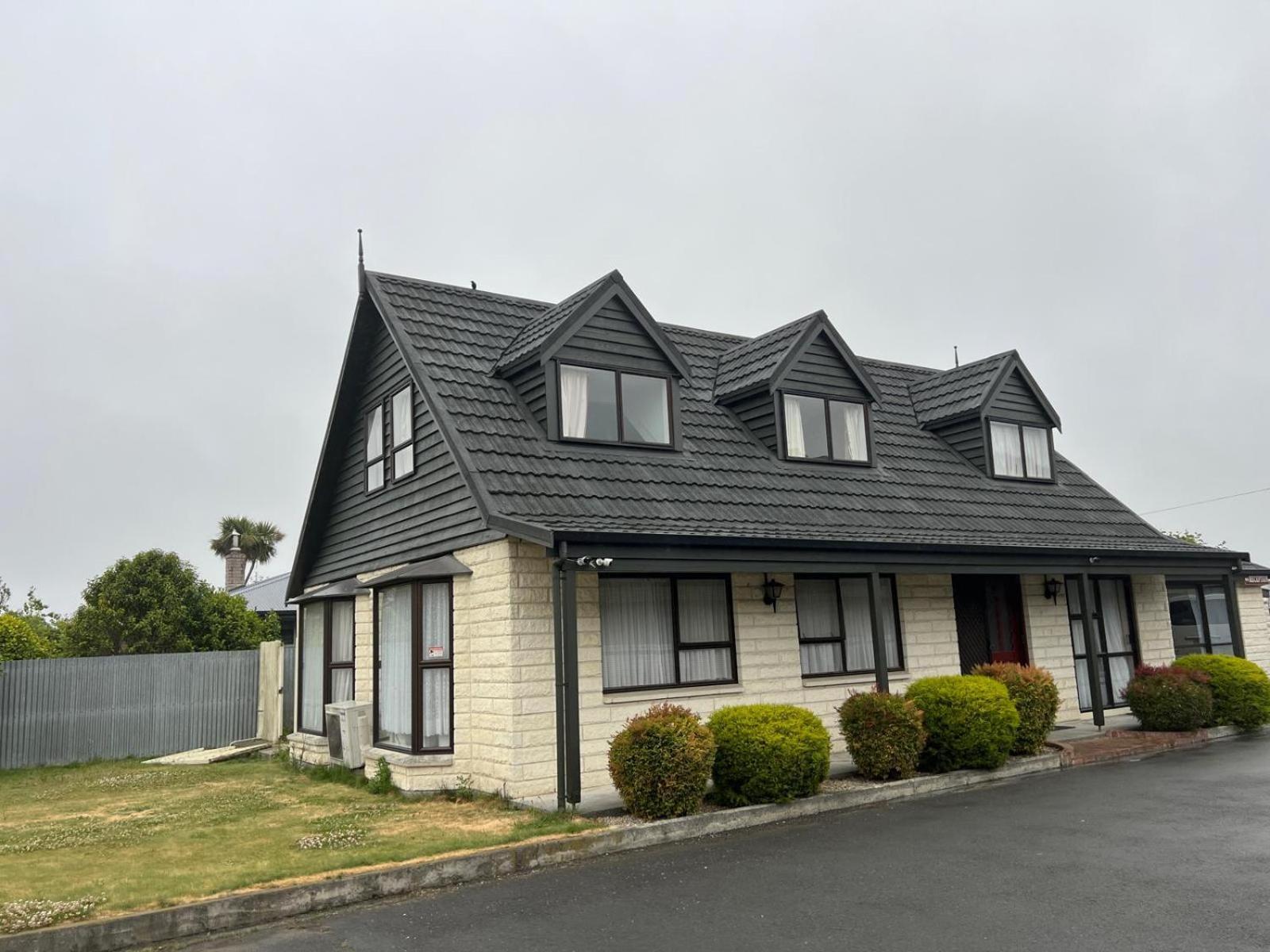 אשברטון Academy Lodge Motel מראה חיצוני תמונה