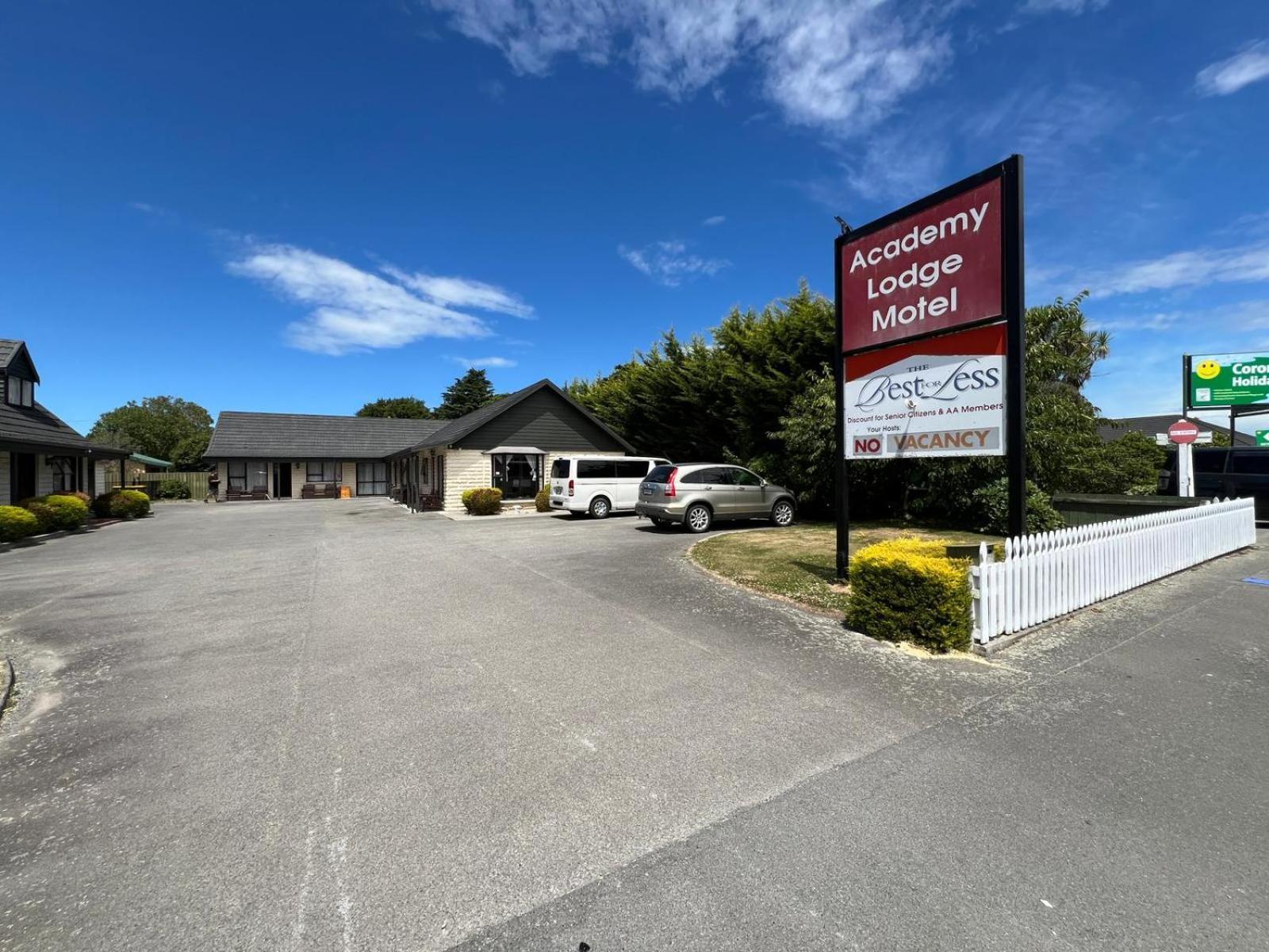 אשברטון Academy Lodge Motel מראה חיצוני תמונה