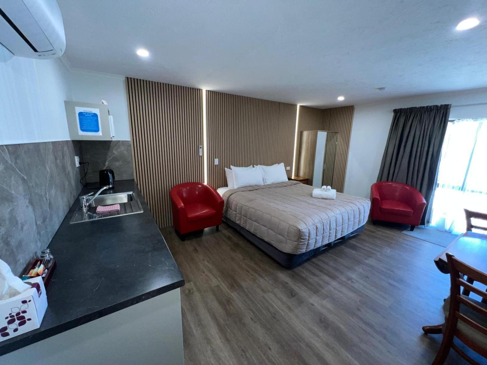 אשברטון Academy Lodge Motel מראה חיצוני תמונה