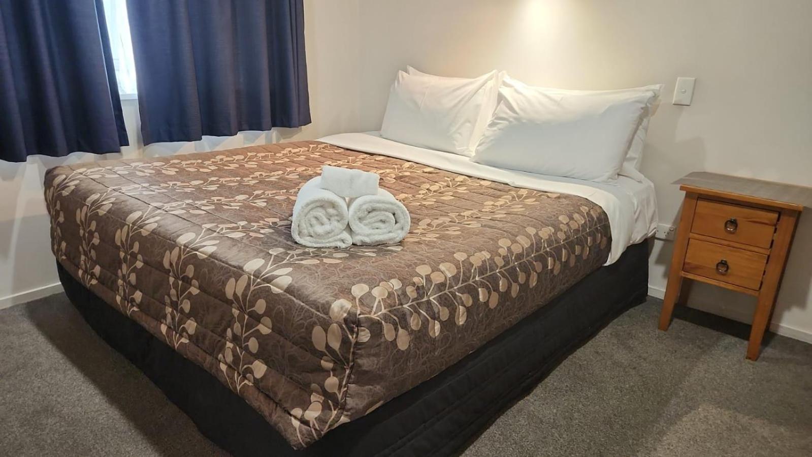 אשברטון Academy Lodge Motel מראה חיצוני תמונה