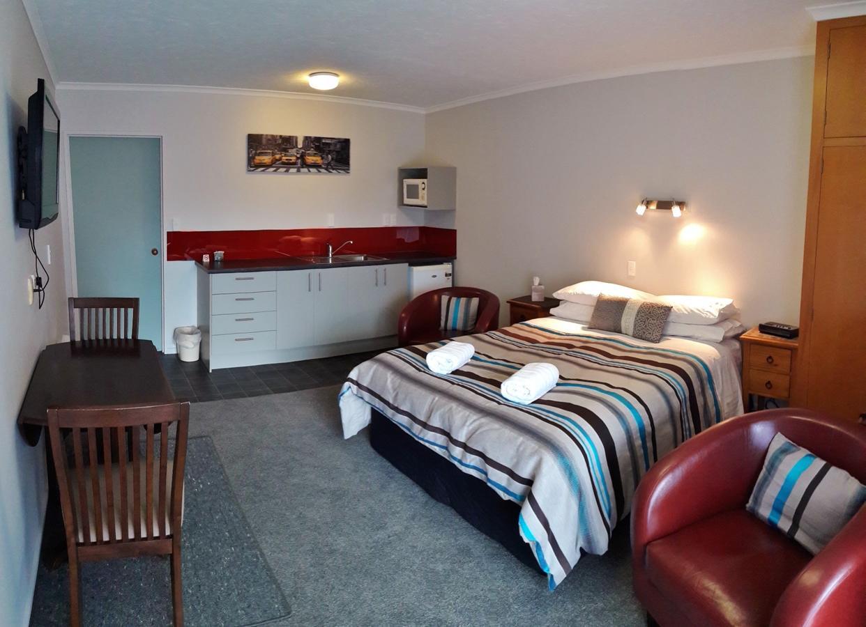 אשברטון Academy Lodge Motel מראה חיצוני תמונה